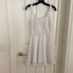 Elegant White Sleeveless Dress
